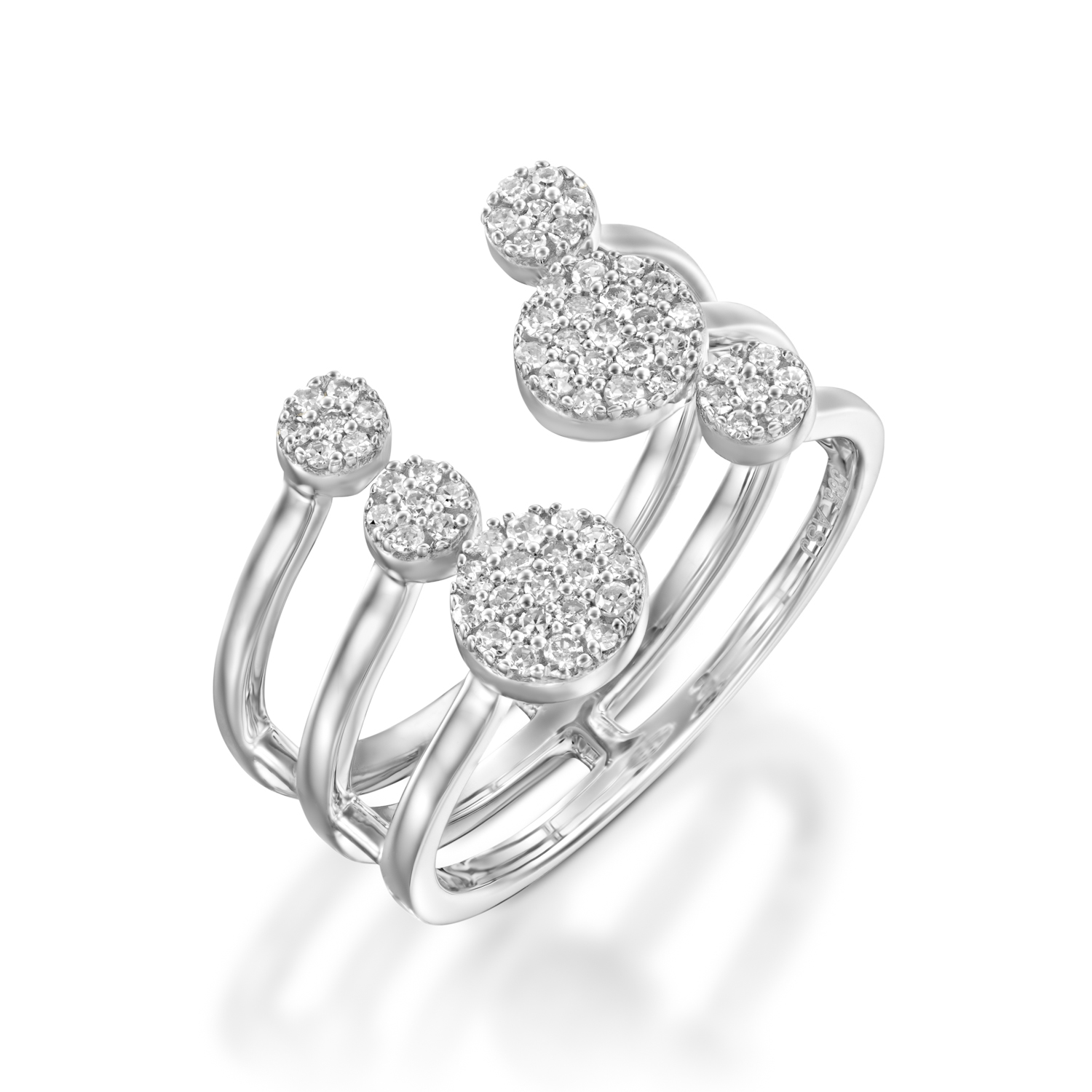 טבעת צלילי האהבה זהב לבן משובץ יהלומים של סנדרה רינגלר לרשת אימפרס ב-2,690שח במקום 5,918שח. צילום - יחצ
